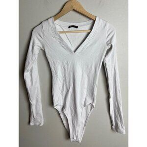 Zara White Ribbed V-Neck Long Sleeve Bodysuit Snap Closure Size Small Women’s